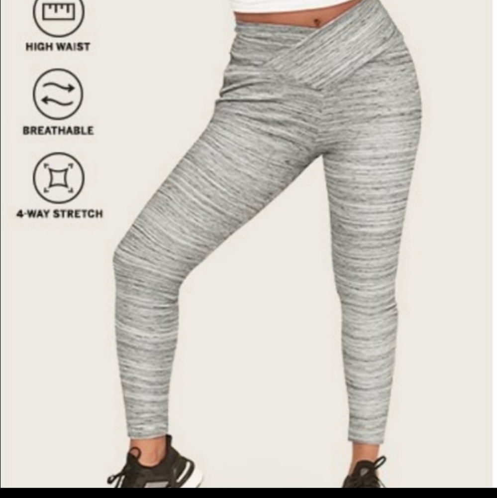 Large crossover vs pink Heathered grey leggings